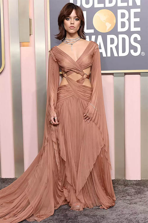 jenna ortega golden globes 2023 gown