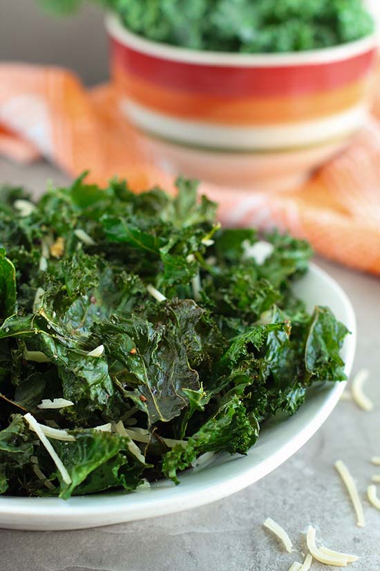 kale chips recipe with garlic and parmesan cheese fountainof30