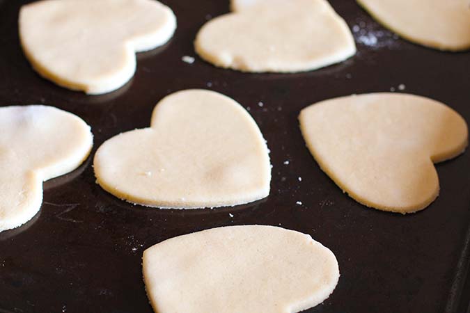 heart shaoed cookie doigh on sheet fountanof30