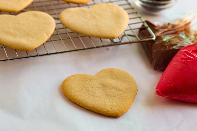 cooled hear cookies to decorate fountainof30