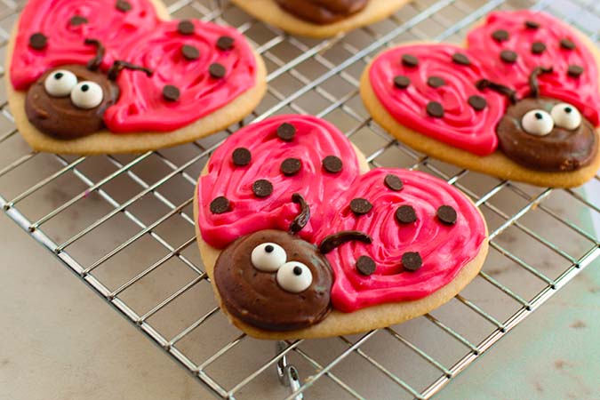 decorated love bug cookies fountainof30