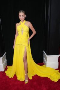 Kelsea Ballerini yellow gown re carpet grammy awards 2023 fountainof30