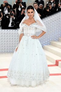 Penelope Cruz in vintage Chanel couture fountainof30