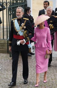 Queen Letizia kings coronation pink Carolina Herrera suit