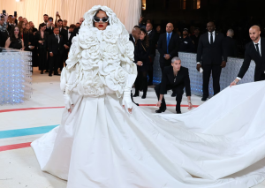 rignaan valentino white gown met gala 2023 fountainof30