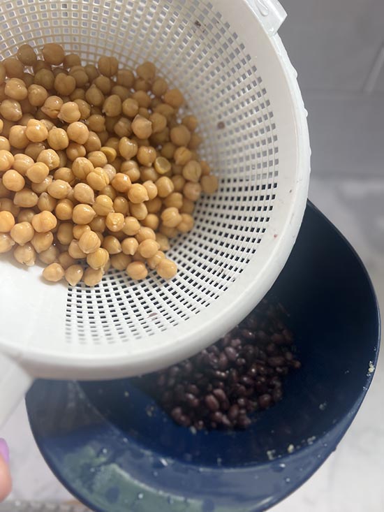 add chick peas in strainer add to salad fountainof30