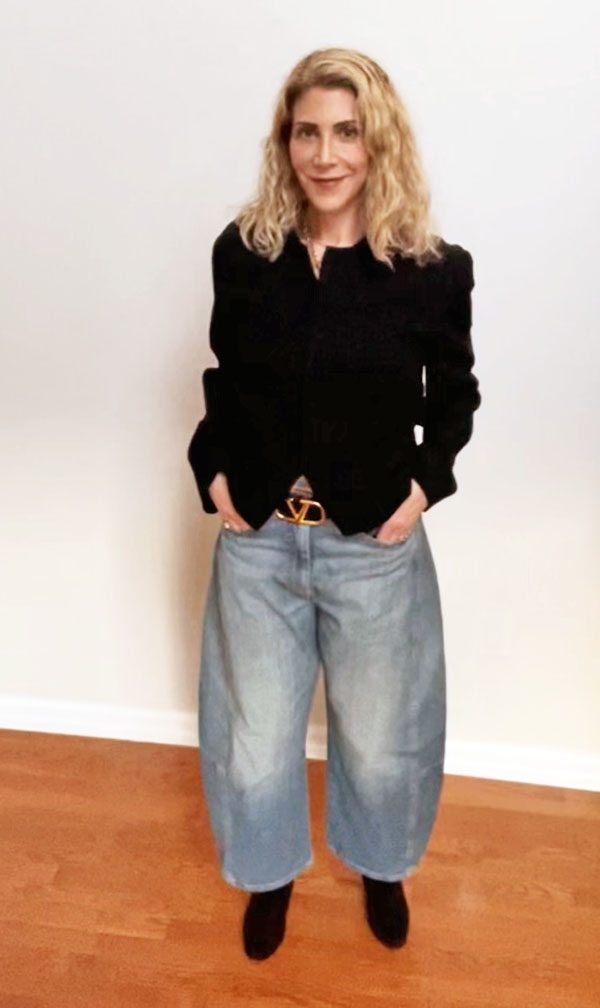 barrel jeans with black jacket lauren dimet waters fountainof30