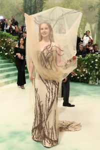 met gala 2024 fashion Lana del Ray in Alexander McQueen by Sean McGirr