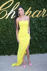 Demi Moore in yellow Oscar de la Renta 2024