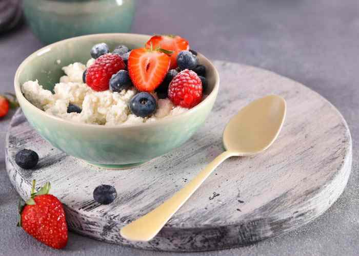 Cottage Cheese with Berries high protein snack idea