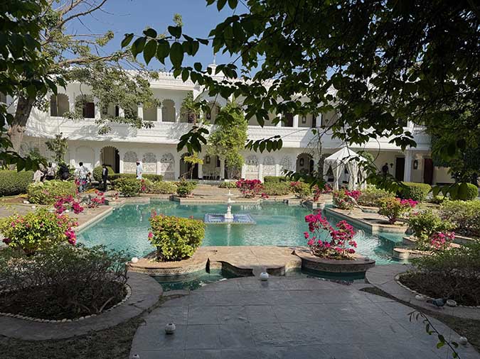Taj Lake Palace garden travel guide where to stay