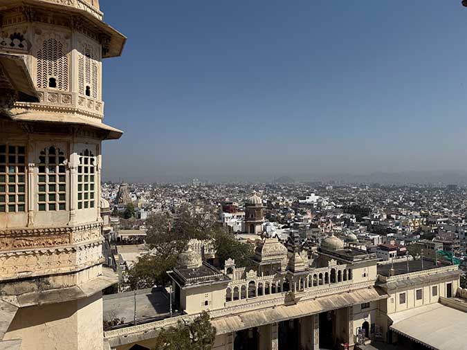 Udaipur white city