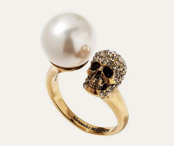 McQueen Skull and Pearly Ring style mix fountainof30