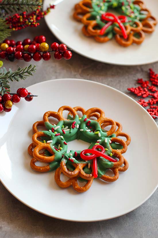 Christmas Wreath Pretzel Treats