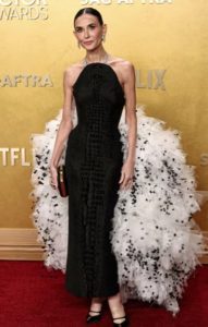 Demi Moore in Schiaparelli black and white red carpet look actor awards 2026 fountainof30