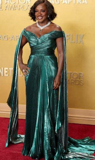 Viola Davis in emerald green Gucci actor awards 2026 theme fountainof30