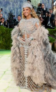 Beyonce in custom Olivier Rousteing met gala 2026 fountainof30