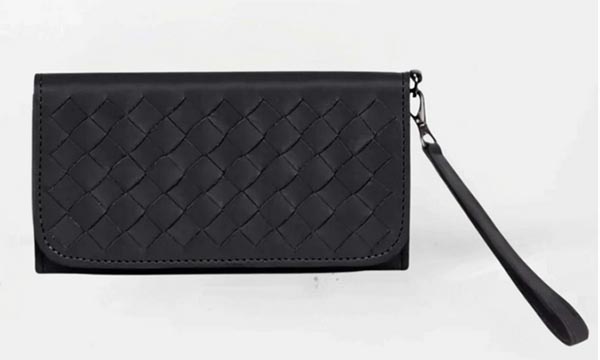 Woven Wristlet Wallet what to pack gountainof30
