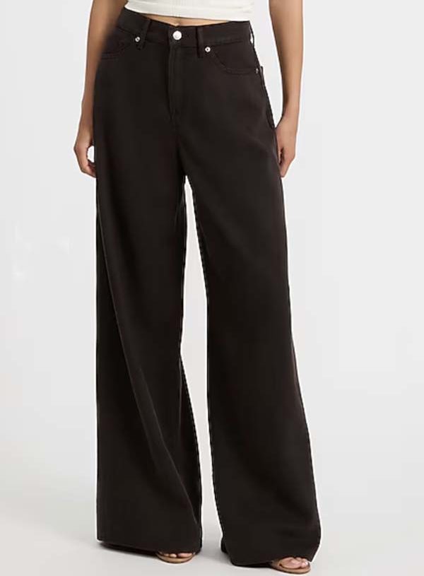 Wide Leg Chocolate Brown Jeans transition to fall wardrobe